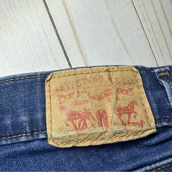 Levi’s Classic Blue Skinny Jeans with Stretch Fit - Picture 4 of 4
